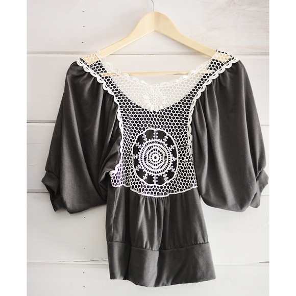 3 FOR $13 SALE! Puffy Sleeve Top Size S - Picture 2 of 2